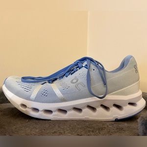 On Women’s Cloudsurfer Running Shoes, blue, size 8